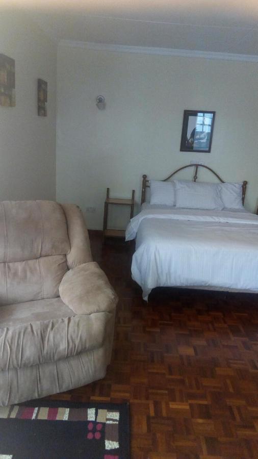 Dolfran Guest House Nairobi Esterno foto